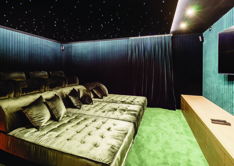 Chalet Dolce Vita cinema with 12 seats