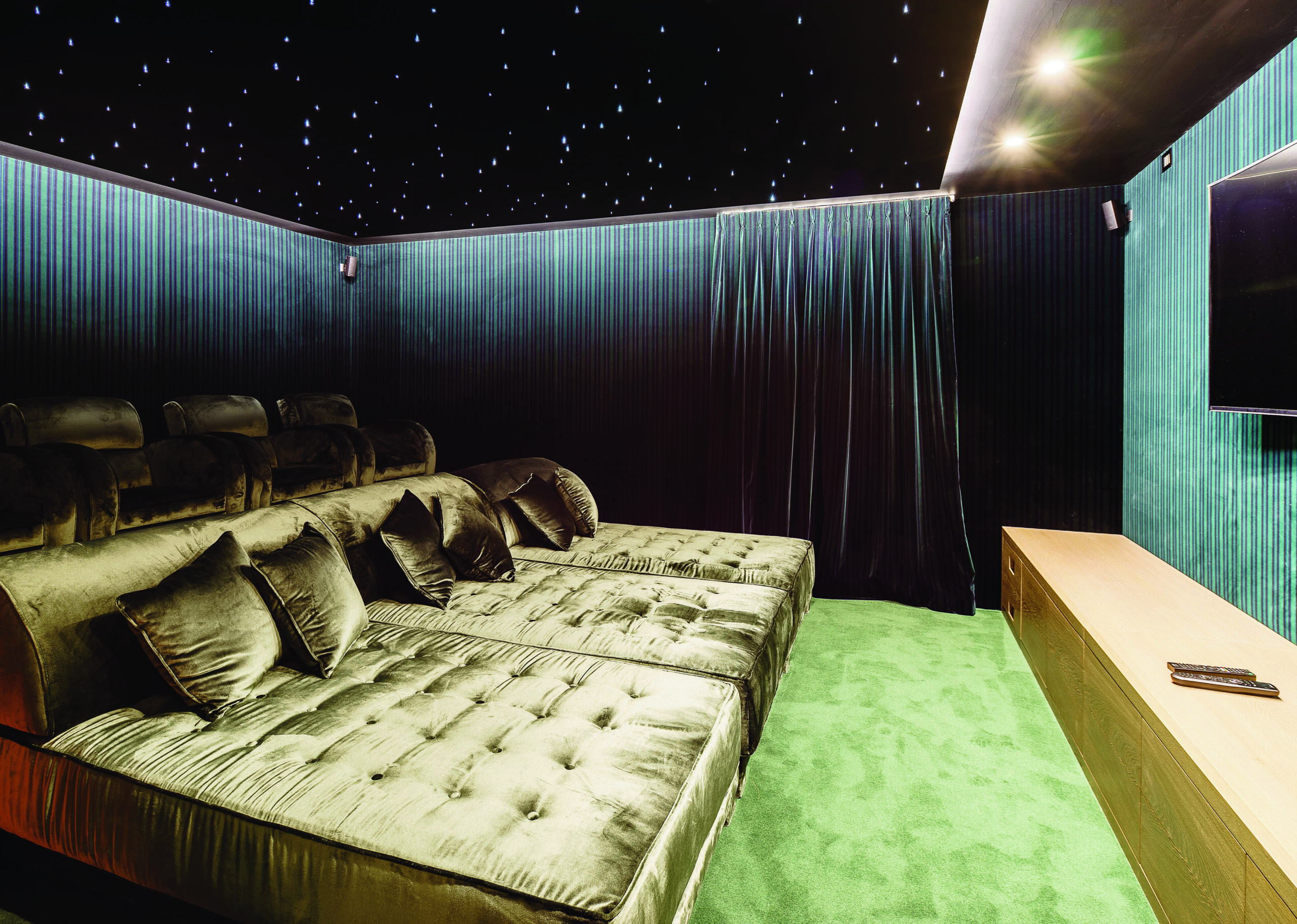19 – Cinema with 12 seats Chalet Dolce Vita cinema with 12 seats