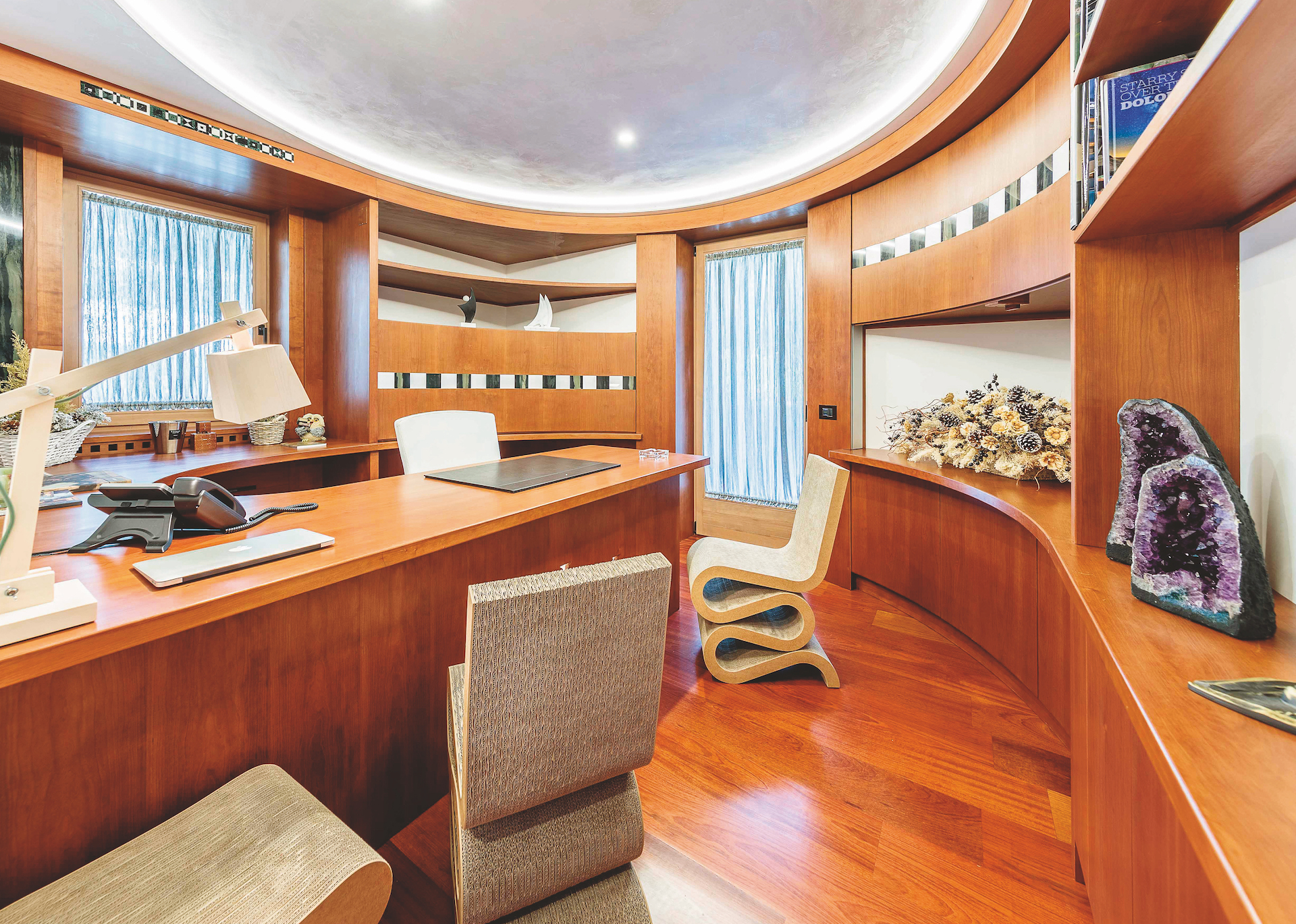 34 – LV Office Chalet Dolce Vita office