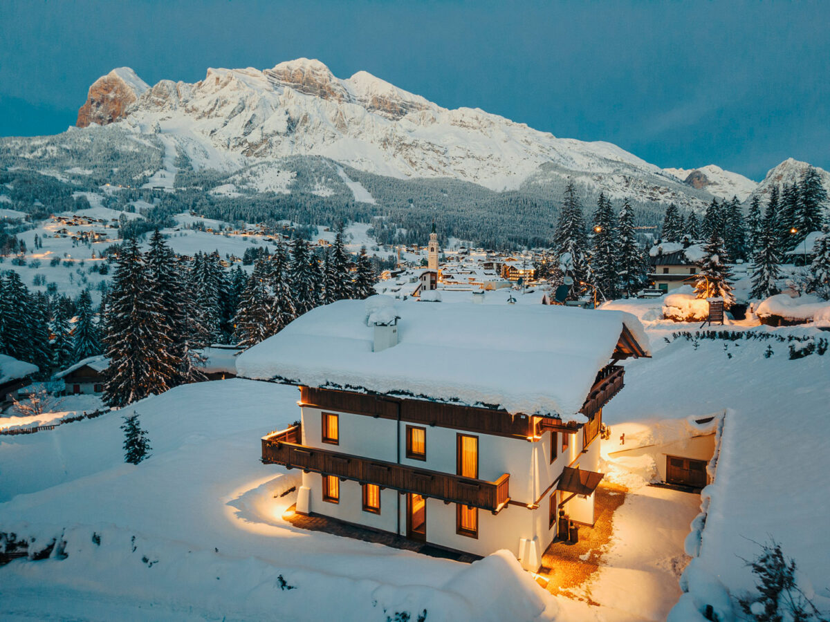Chalet Dolce Vita at night